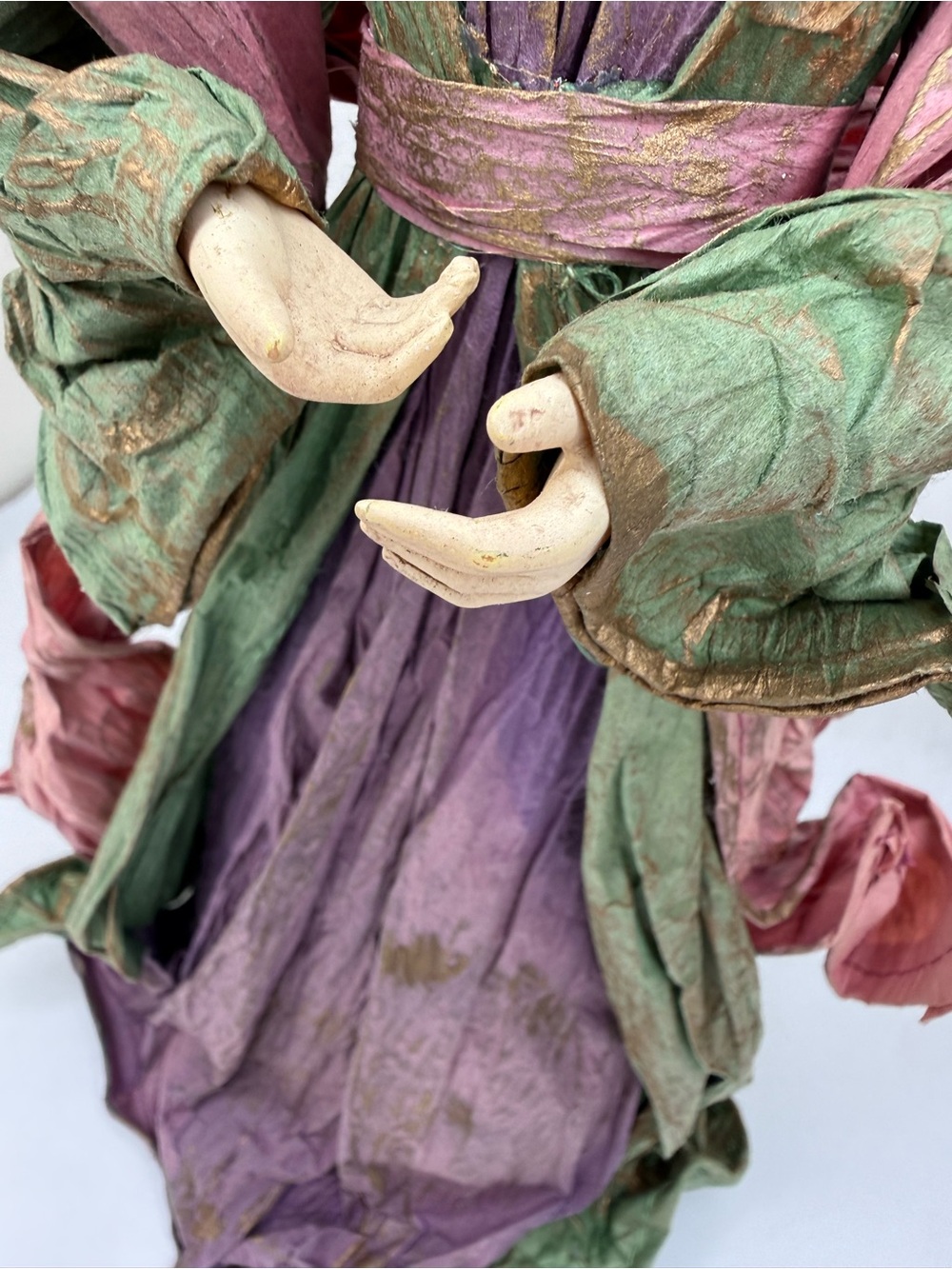 Vintage Cartapesta Paper-Mache Angel Tree Topper, handcrafted 15” - Picture 3 of 8